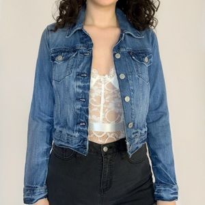 Denim Levi’s Jean Jacket!
